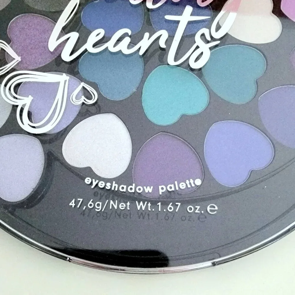 28 Essence Counting Hearts Eyeshadow Palette Love You Berry Much